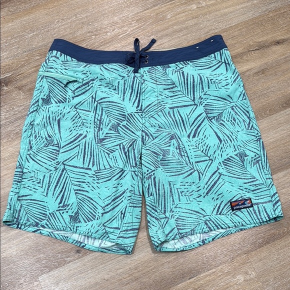 Patagonia Size 40 Blue Board Shorts Modern Swimwear - Picture 1 of 7